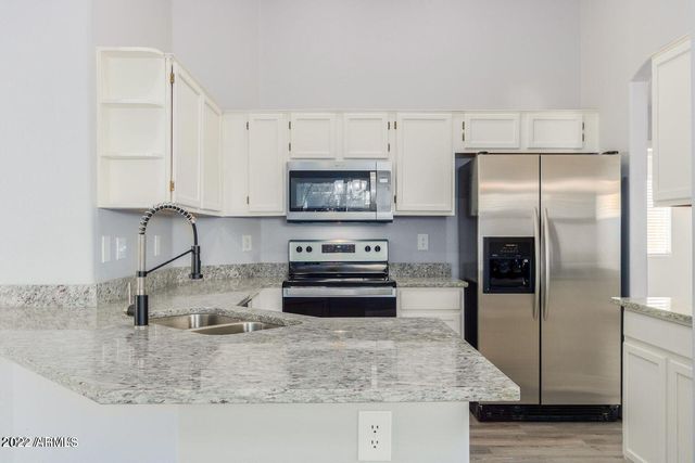109 W Helena Drive, Phoenix, AZ 85023