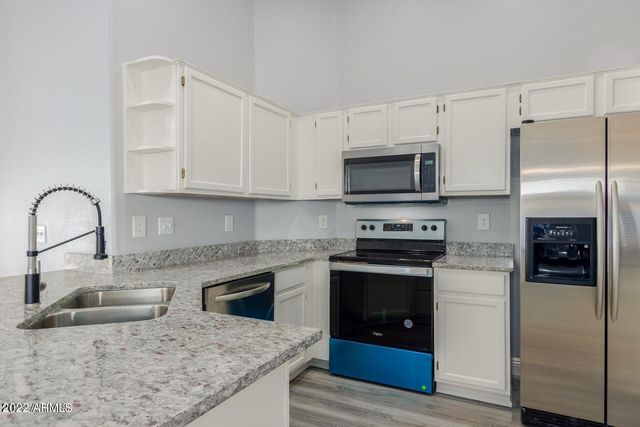 109 W Helena Drive, Phoenix, AZ 85023