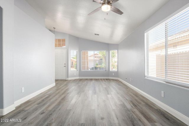 109 W Helena Drive, Phoenix, AZ 85023