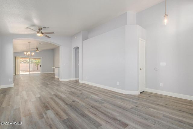 109 W Helena Drive, Phoenix, AZ 85023