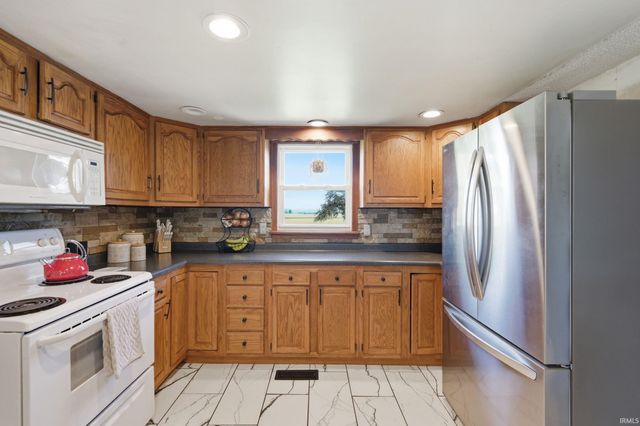5850 W 100, Tipton, IN 46072