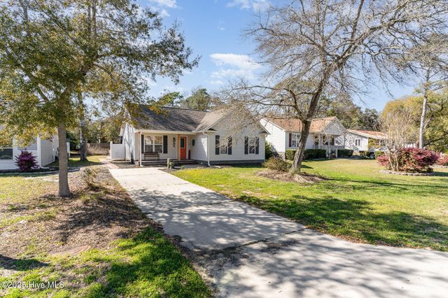 117 NE 13th Street, Oak Island, NC 28465
