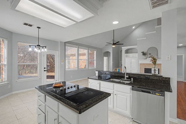 4706 Coventry Lane, Arlington, TX 76017