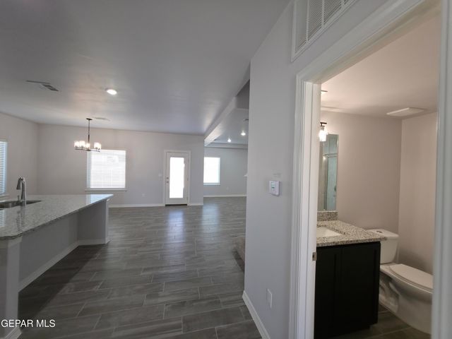 9935 Rhiannon Place, Socorro, TX 79927