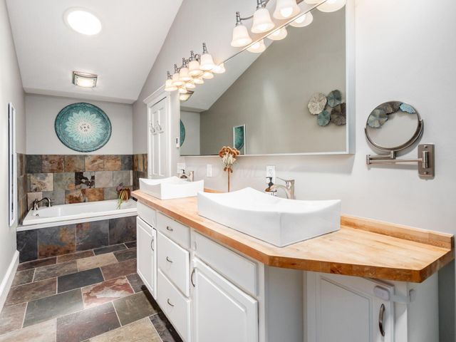 623 Park Road, Worthington, OH 43085