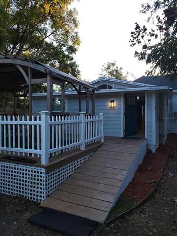 5548 11TH STREET, Zephyrhills, FL 33542