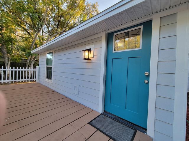 5548 11TH STREET, Zephyrhills, FL 33542