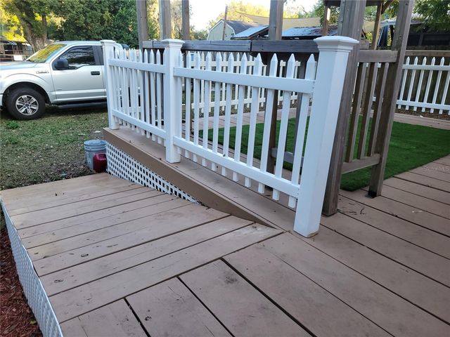 5548 11TH STREET, Zephyrhills, FL 33542