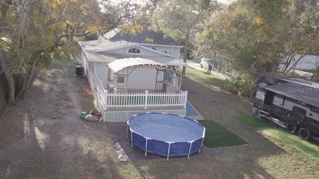 5548 11TH STREET, Zephyrhills, FL 33542