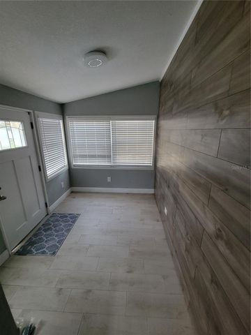 5548 11TH STREET, Zephyrhills, FL 33542