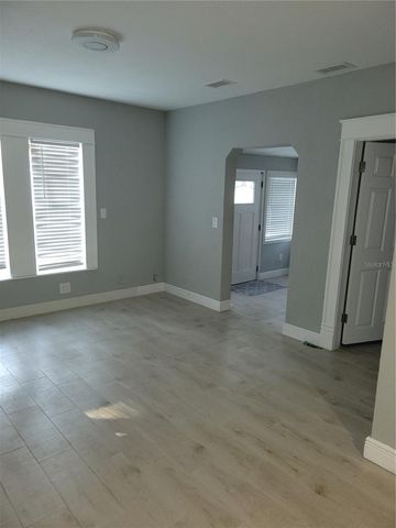 5548 11TH STREET, Zephyrhills, FL 33542