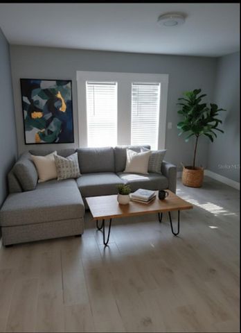 5548 11TH STREET, Zephyrhills, FL 33542