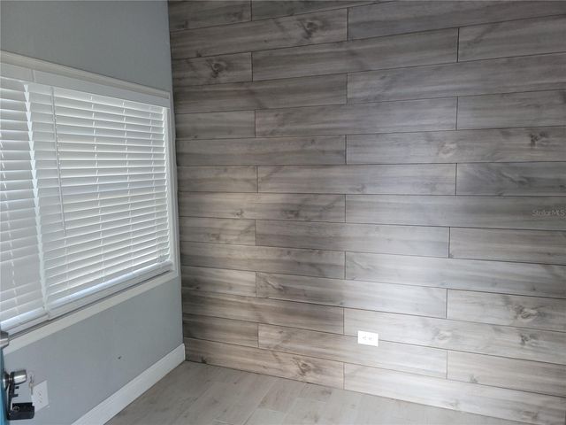 5548 11TH STREET, Zephyrhills, FL 33542