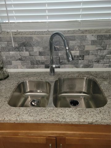 5548 11TH STREET, Zephyrhills, FL 33542