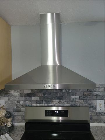 5548 11TH STREET, Zephyrhills, FL 33542