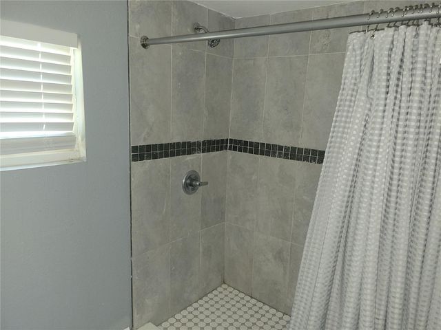 5548 11TH STREET, Zephyrhills, FL 33542