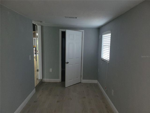 5548 11TH STREET, Zephyrhills, FL 33542