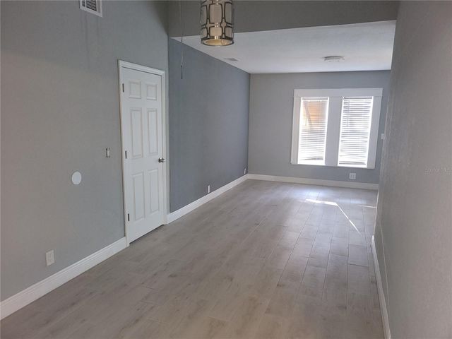 5548 11TH STREET, Zephyrhills, FL 33542