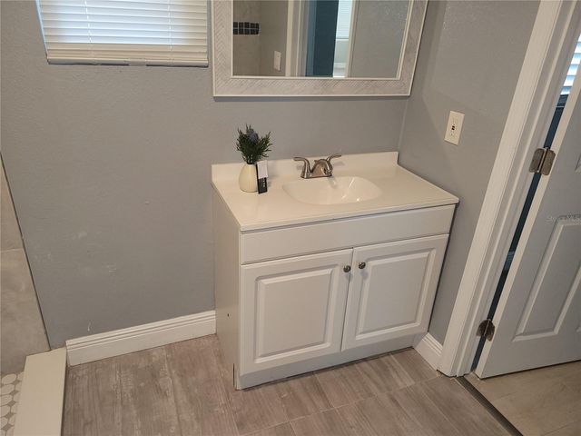 5548 11TH STREET, Zephyrhills, FL 33542