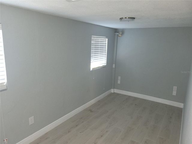 5548 11TH STREET, Zephyrhills, FL 33542