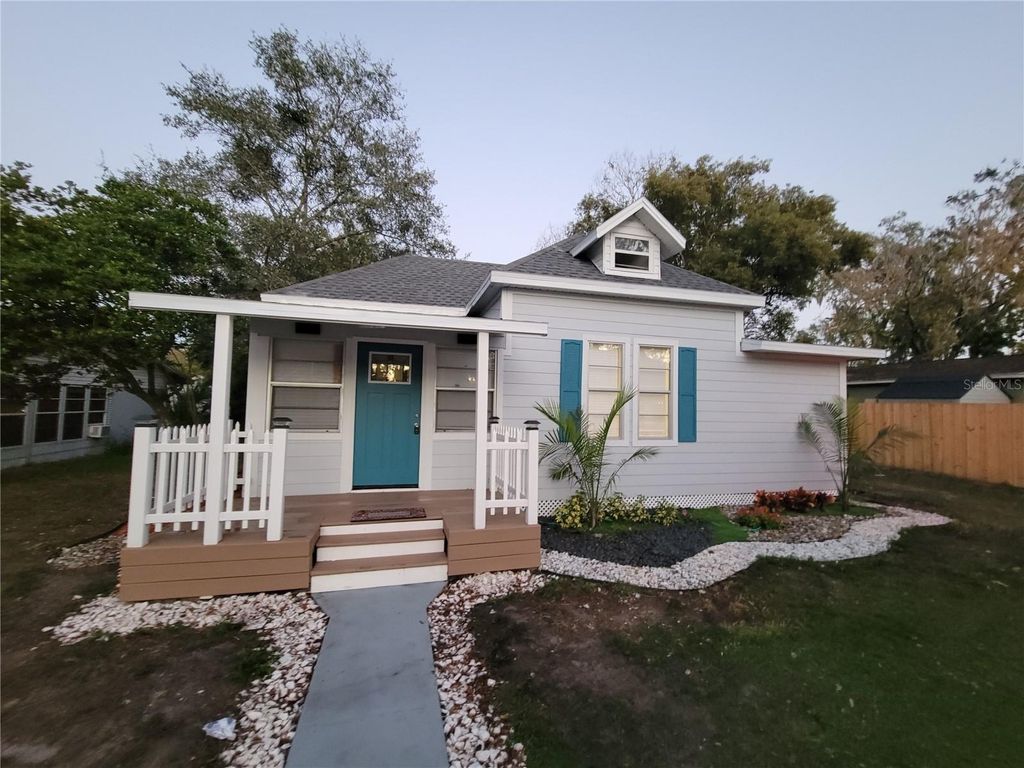 5548 11TH STREET, Zephyrhills, FL 33542