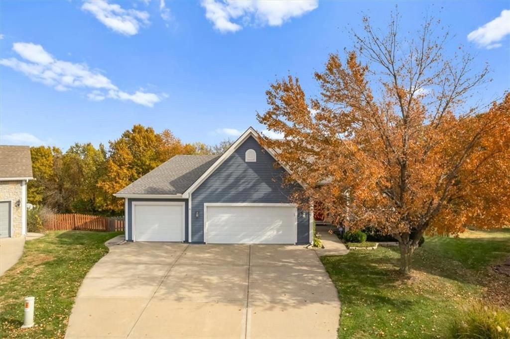 2007 NE 196th Place, Smithville, MO 64089