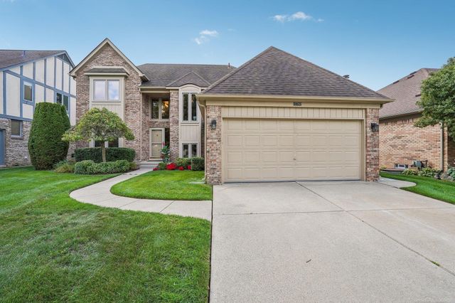 15792 Constitution Drive, Macomb, MI 48044