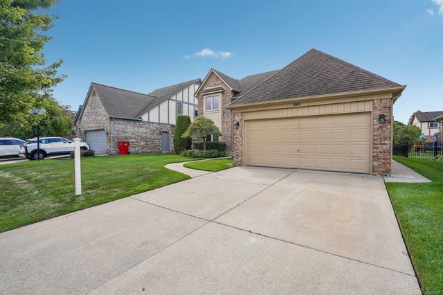 15792 Constitution Drive, Macomb, MI 48044