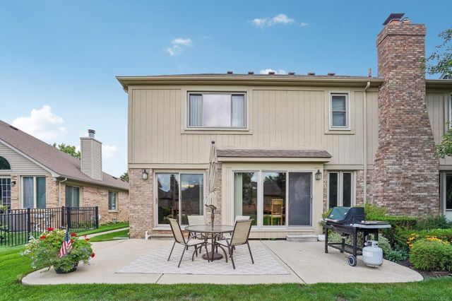 15792 Constitution Drive, Macomb, MI 48044