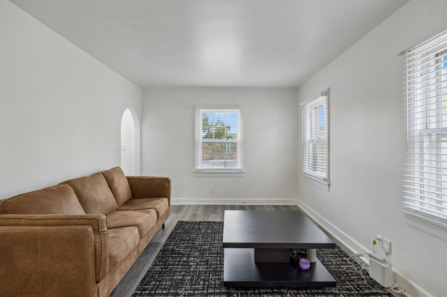 524 E Trinity Ln, Nashville, TN 37207
