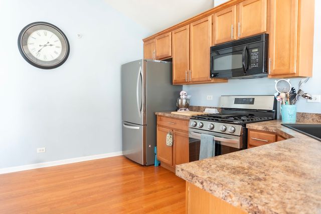 8946 Disbrow Street 8946, Huntley, IL 60142