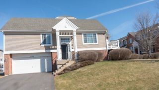 8946 Disbrow Street 8946, Huntley, IL 60142