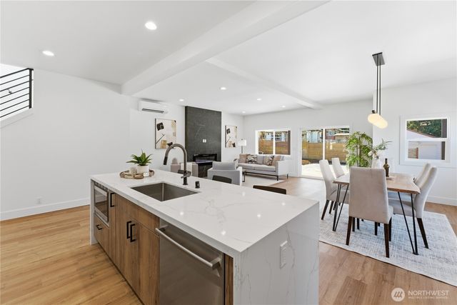 6115 S Cooper Street, Seattle, WA 98178