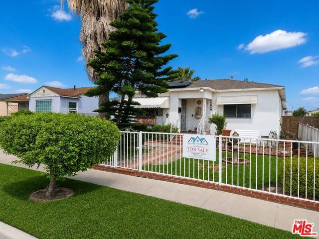 2204 N Grape Avenue, Compton, CA 90222