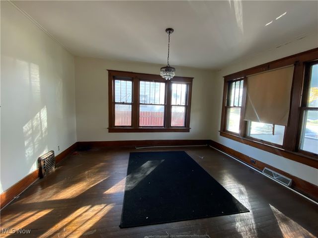 3717 Loveland Road, Youngstown, OH 44502