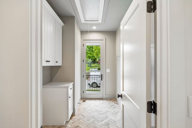 324 S 15th St, Nashville, TN 37206