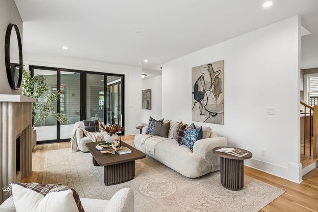 324 S 15th St, Nashville, TN 37206