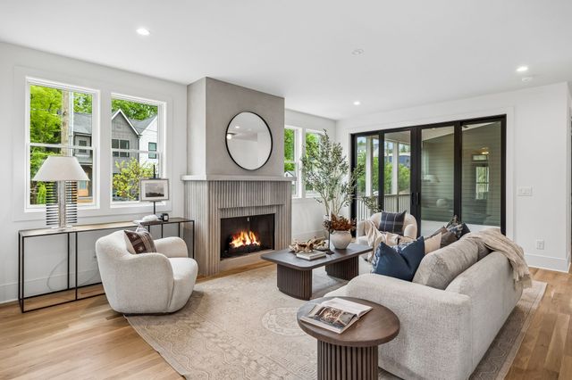 324 S 15th St, Nashville, TN 37206