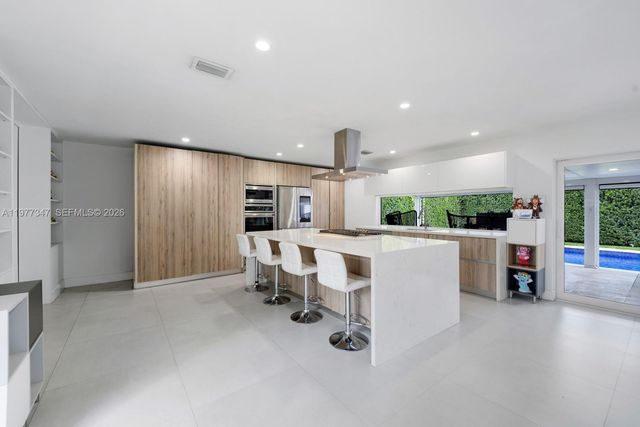 21015 NE 19th Ct, Miami, FL 33179