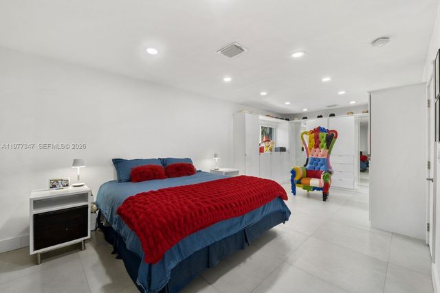 21015 NE 19th Ct, Miami, FL 33179