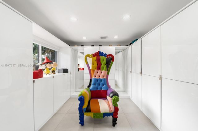 21015 NE 19th Ct, Miami, FL 33179