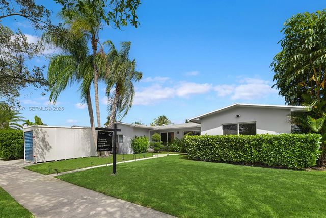 21015 NE 19th Ct, Miami, FL 33179