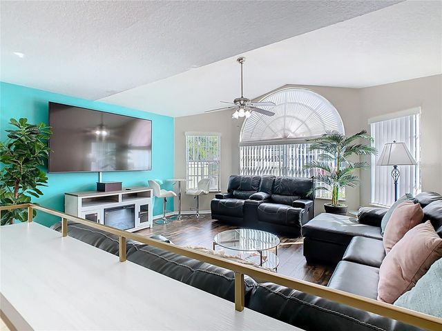 8704 KNIGHTSBRIDGE COURT B, Kissimmee, FL 34747