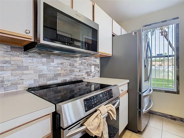 8704 KNIGHTSBRIDGE COURT B, Kissimmee, FL 34747