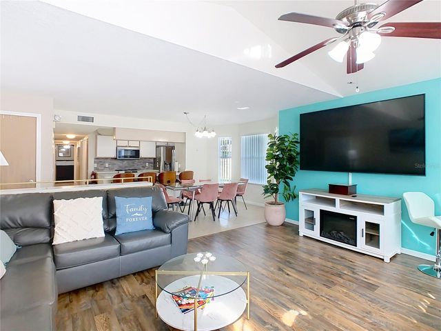 8704 KNIGHTSBRIDGE COURT B, Kissimmee, FL 34747