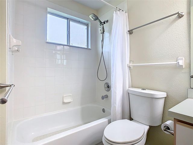 8704 KNIGHTSBRIDGE COURT B, Kissimmee, FL 34747