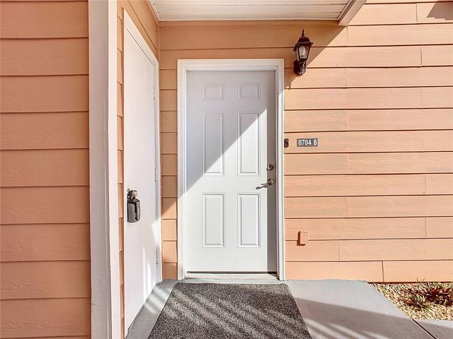 8704 KNIGHTSBRIDGE COURT B, Kissimmee, FL 34747