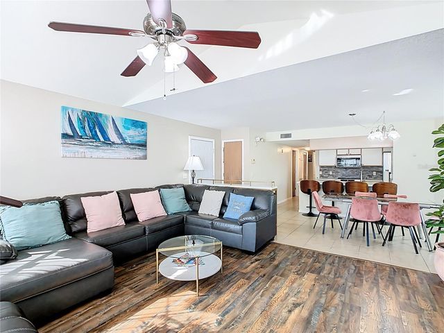 8704 KNIGHTSBRIDGE COURT B, Kissimmee, FL 34747