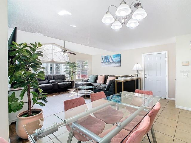 8704 KNIGHTSBRIDGE COURT B, Kissimmee, FL 34747