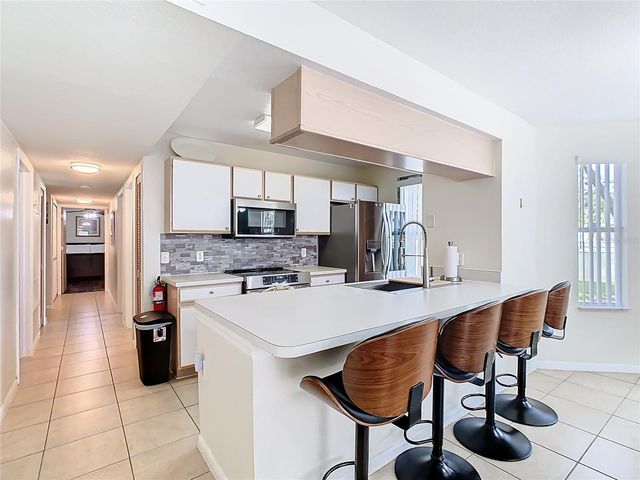 8704 KNIGHTSBRIDGE COURT B, Kissimmee, FL 34747